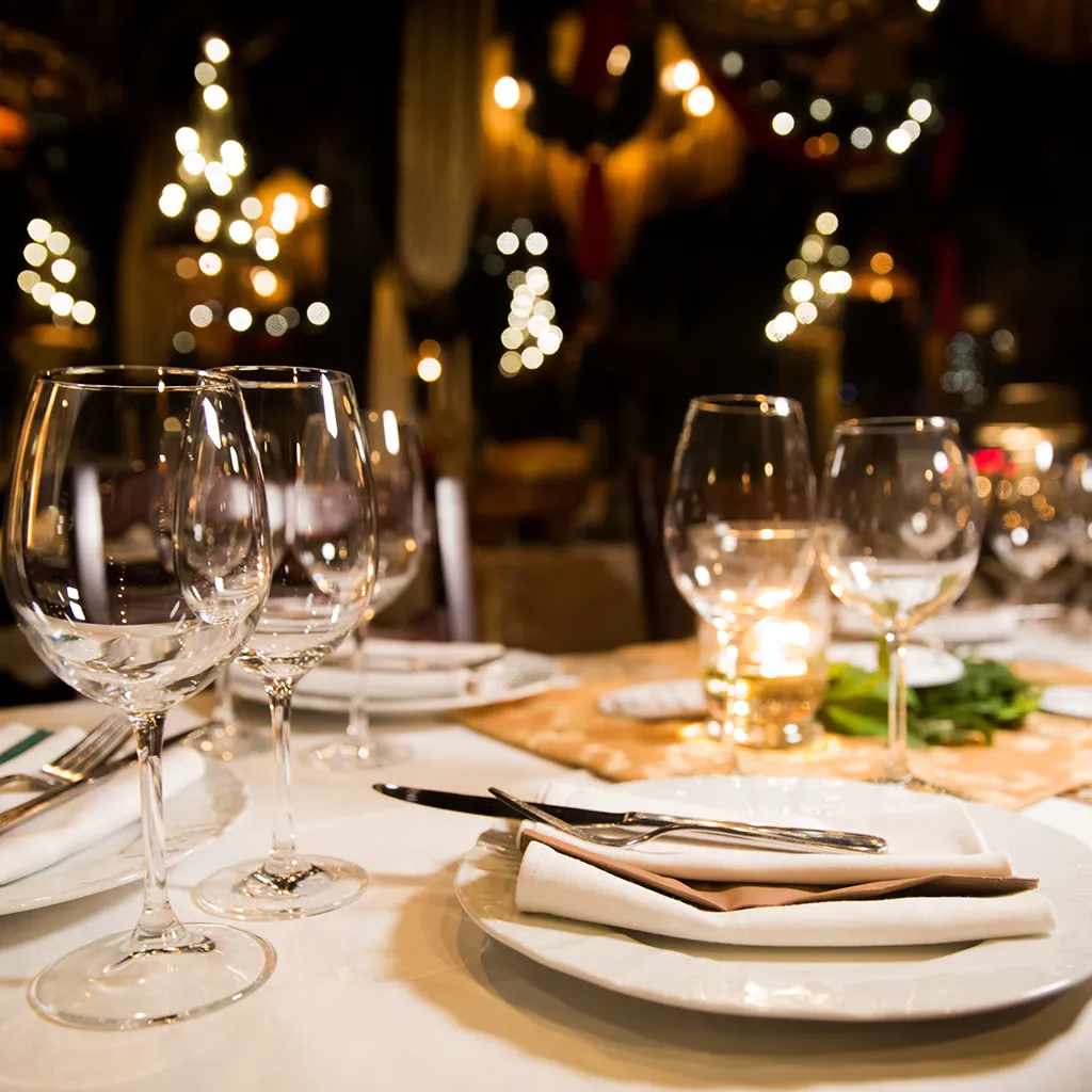 Gedeckter Tisch in der Pizzeria in Mayrhofen im Zillertal